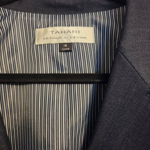 Tahari Blue Demin like blazer size 16 NWT - Picture 3 of 6